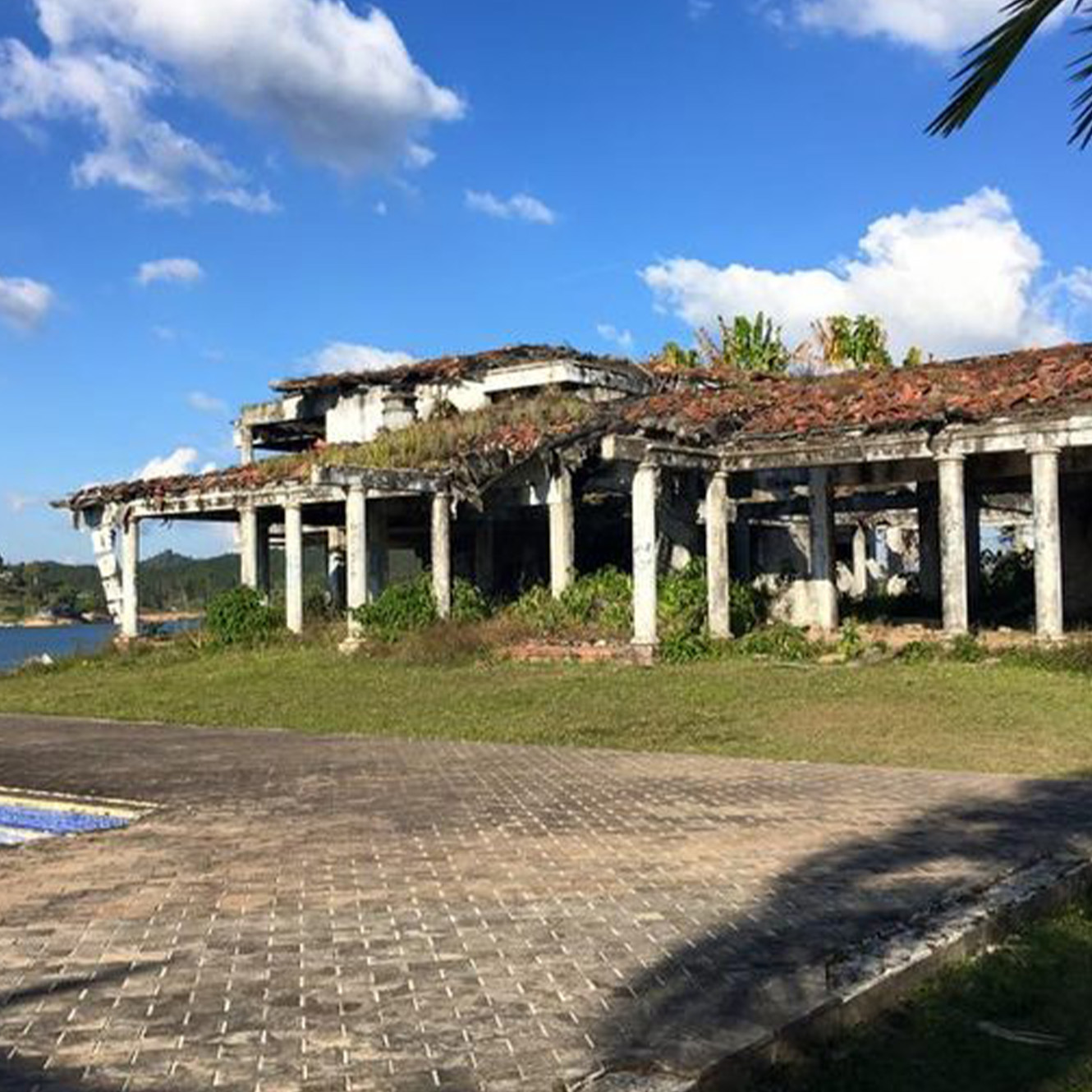 pablo-escobar–medellin_shutterstock_dezeen_hero