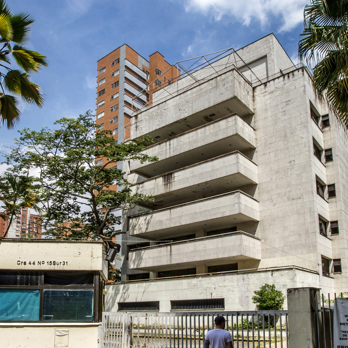 pablo-escobar-monaco-building-medellin_shutterstock_dezeen_hero